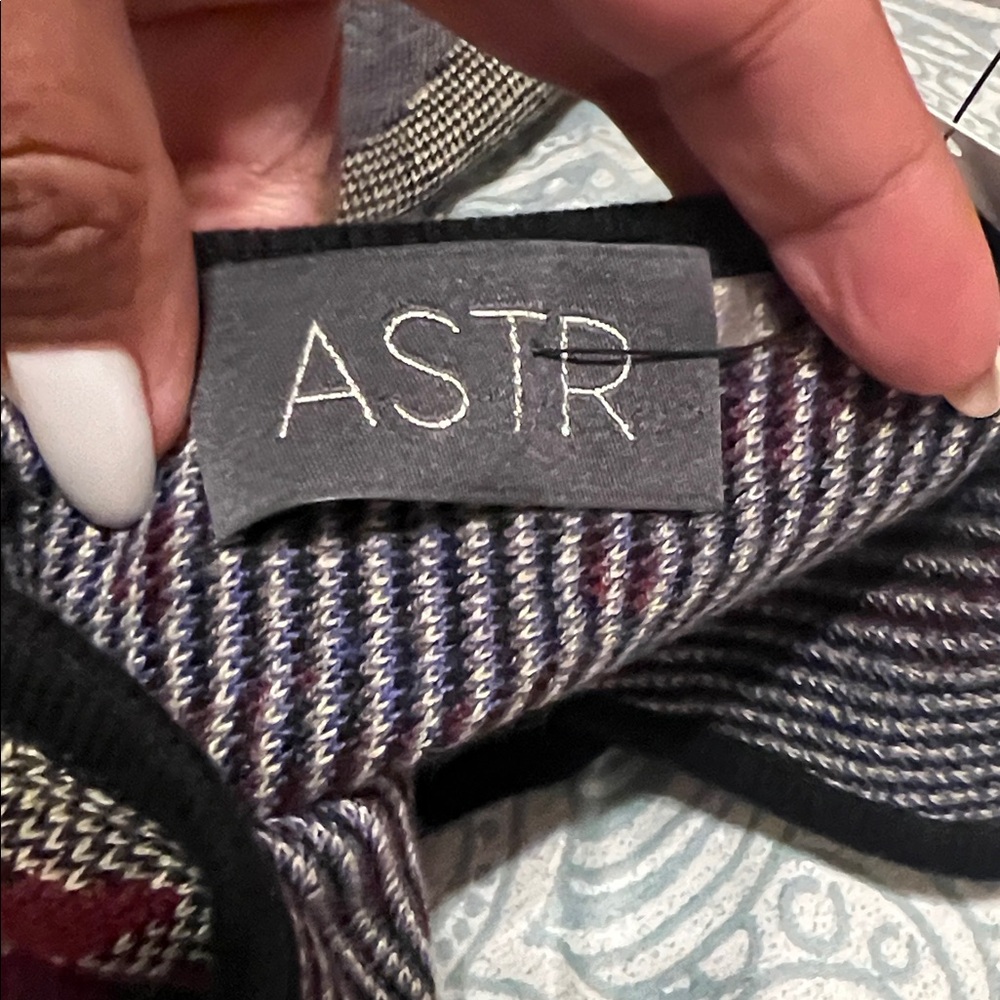 Astr Burgundy and Gray Geometric Mini Dress - Picture 2 of 11